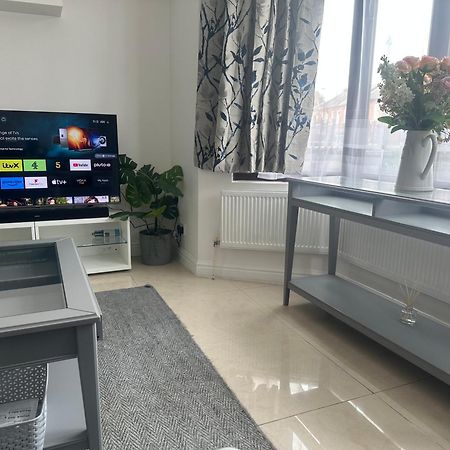 לונדון 5 Bedroom House Se6 מראה חיצוני תמונה