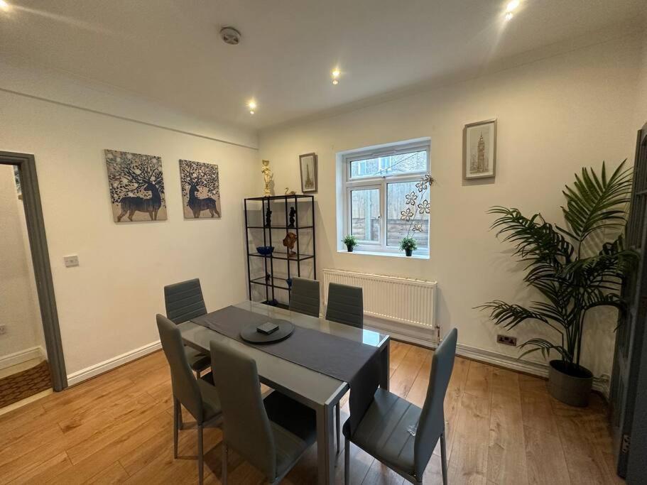לונדון 5 Bedroom House Se6 מראה חיצוני תמונה