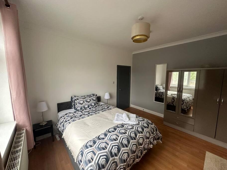 לונדון 5 Bedroom House Se6 מראה חיצוני תמונה