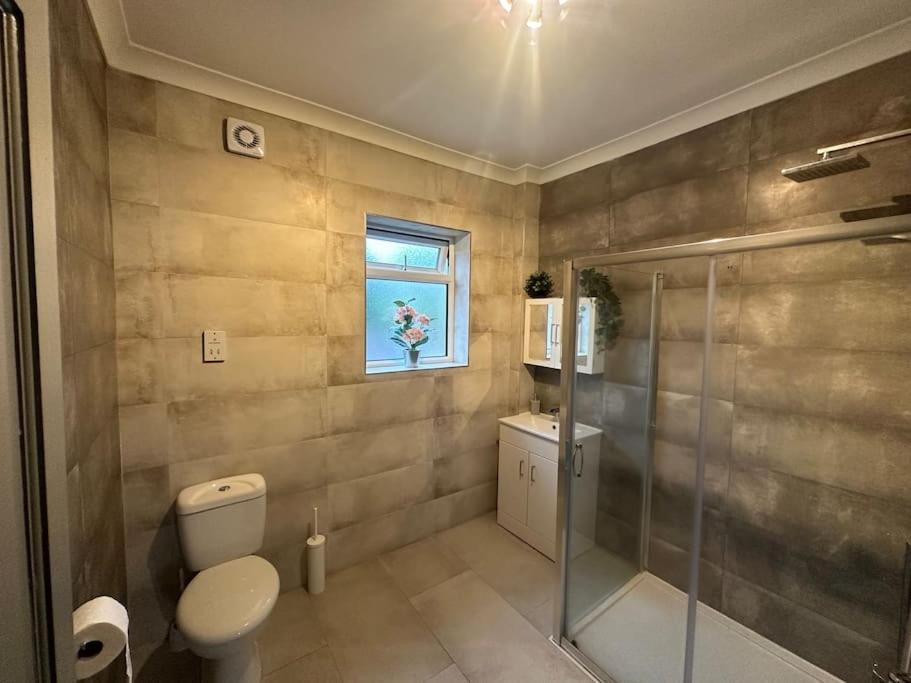 לונדון 5 Bedroom House Se6 מראה חיצוני תמונה