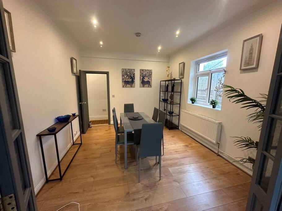 לונדון 5 Bedroom House Se6 מראה חיצוני תמונה