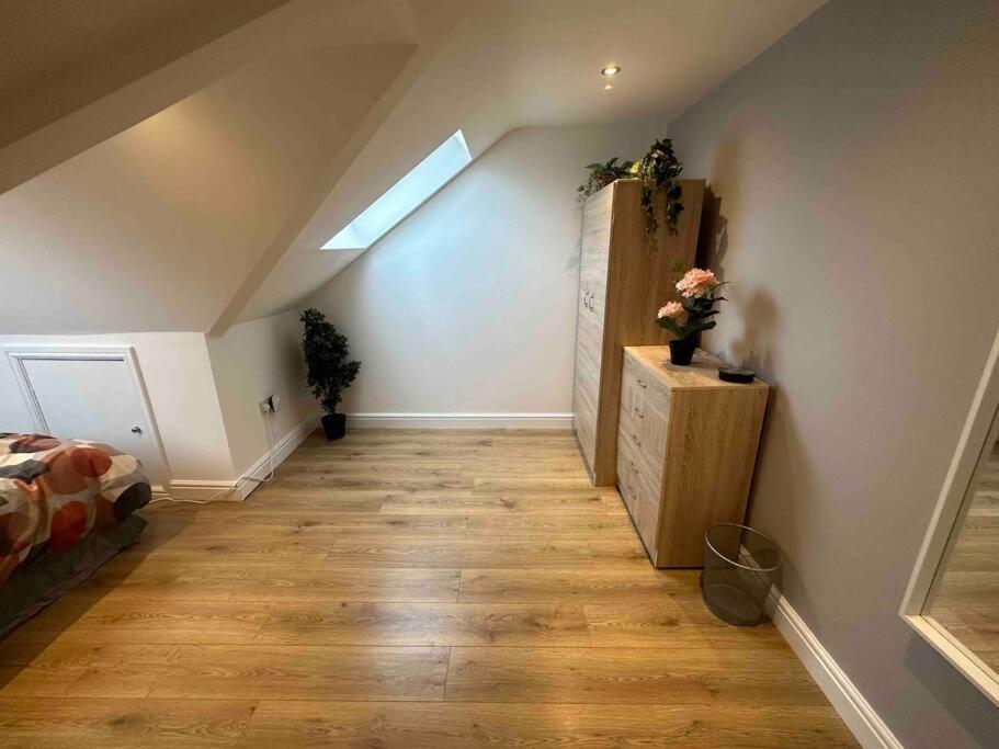 לונדון 5 Bedroom House Se6 מראה חיצוני תמונה
