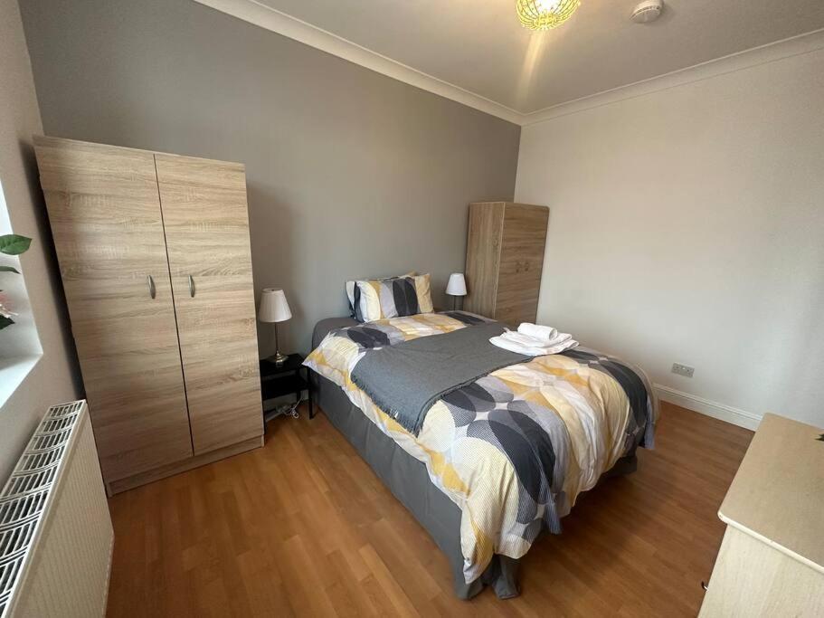 לונדון 5 Bedroom House Se6 מראה חיצוני תמונה