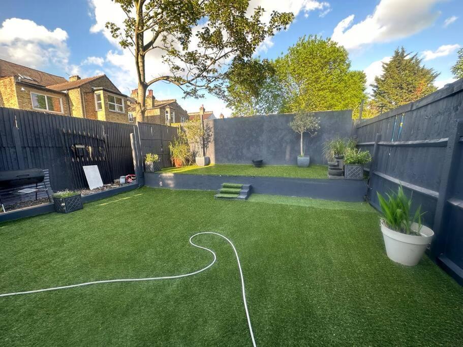 לונדון 5 Bedroom House Se6 מראה חיצוני תמונה